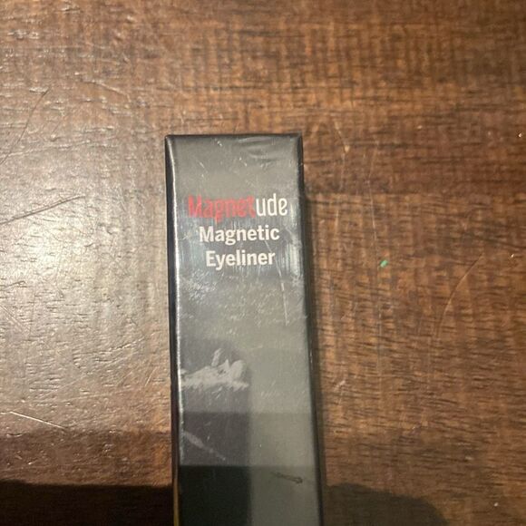Tori Belle Magnitude Magnetic Eyeliner Brown Sealed - Picture 3 of 6